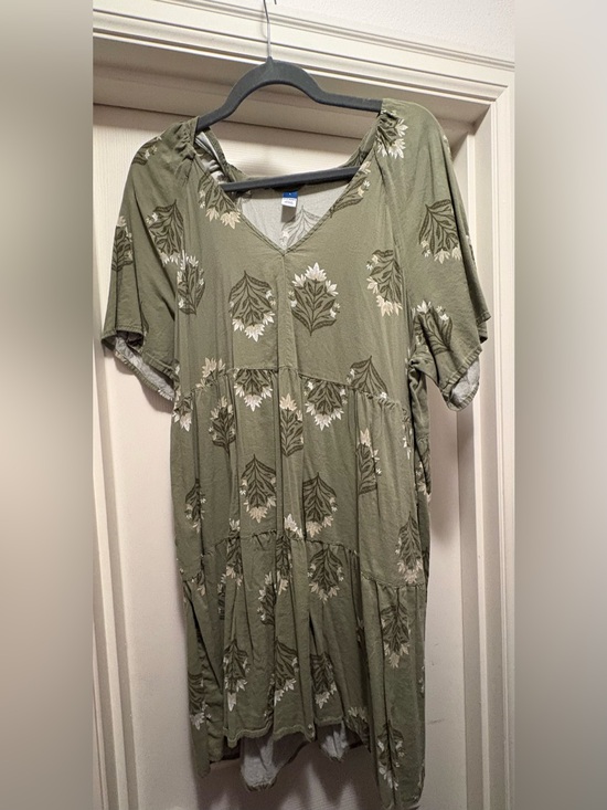Old Navy Dresses & Skirts - Old Navy Olive Green Floral Tiered V-Neck Tunic Dress